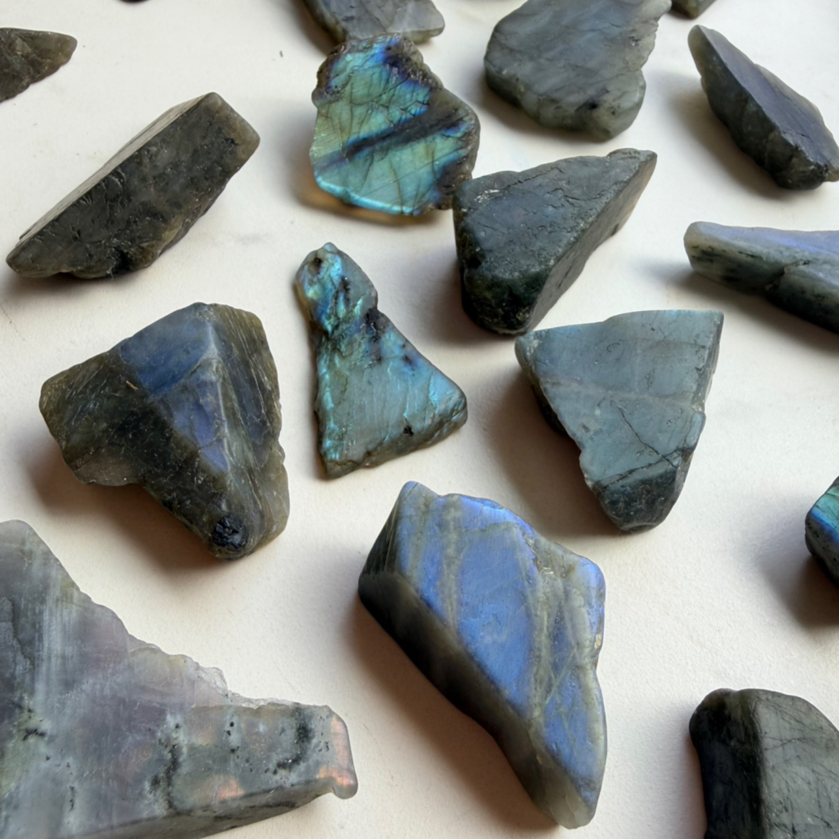 Labradorite (Raw chunks)