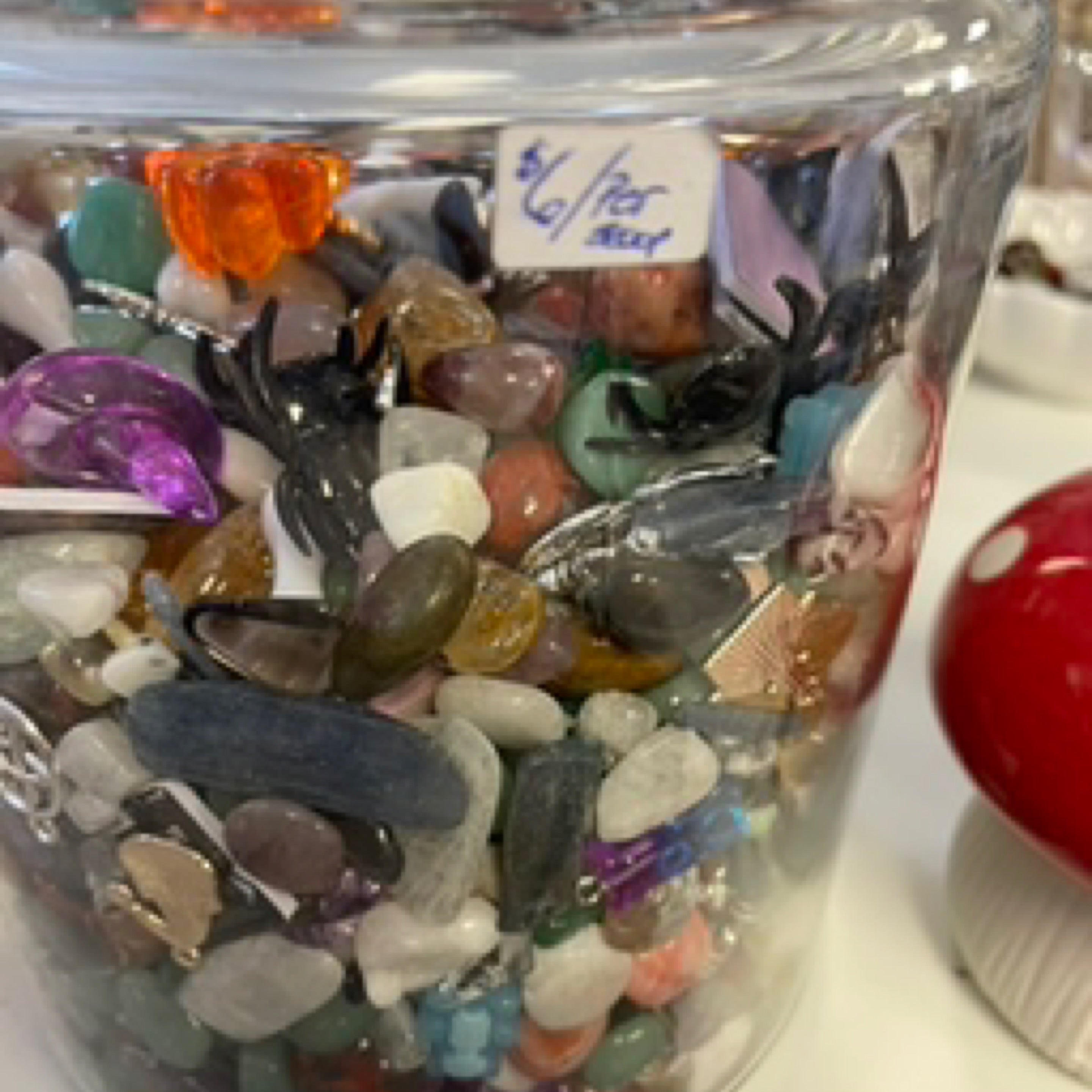 Crystal confetti scoop