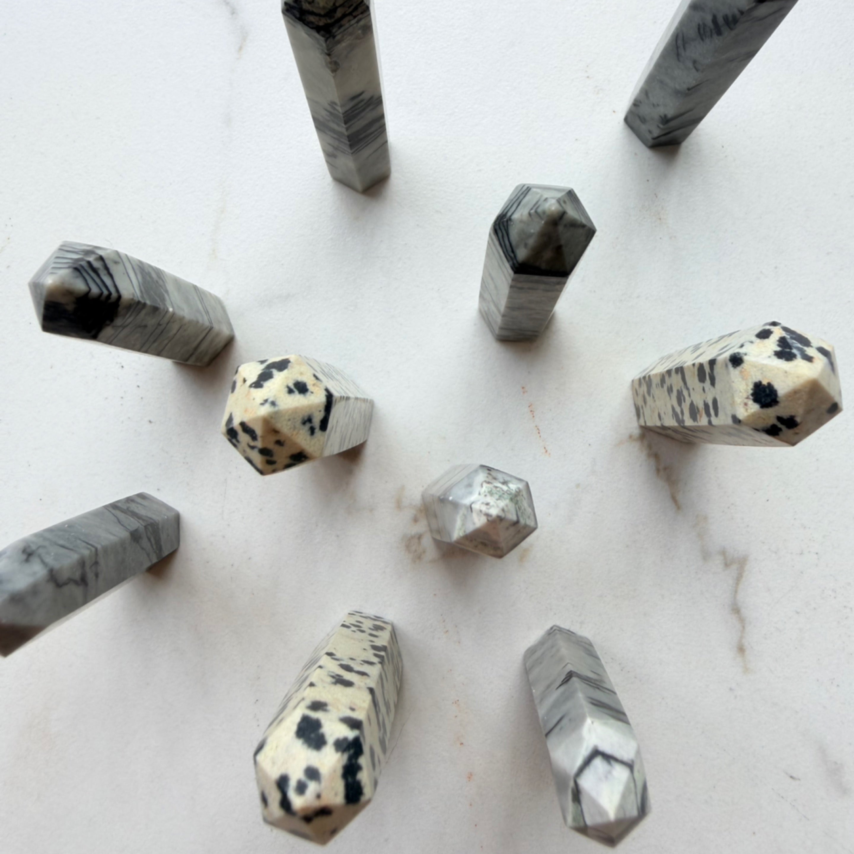 Mini Towers (Dalmatian / Picasso Jasper)