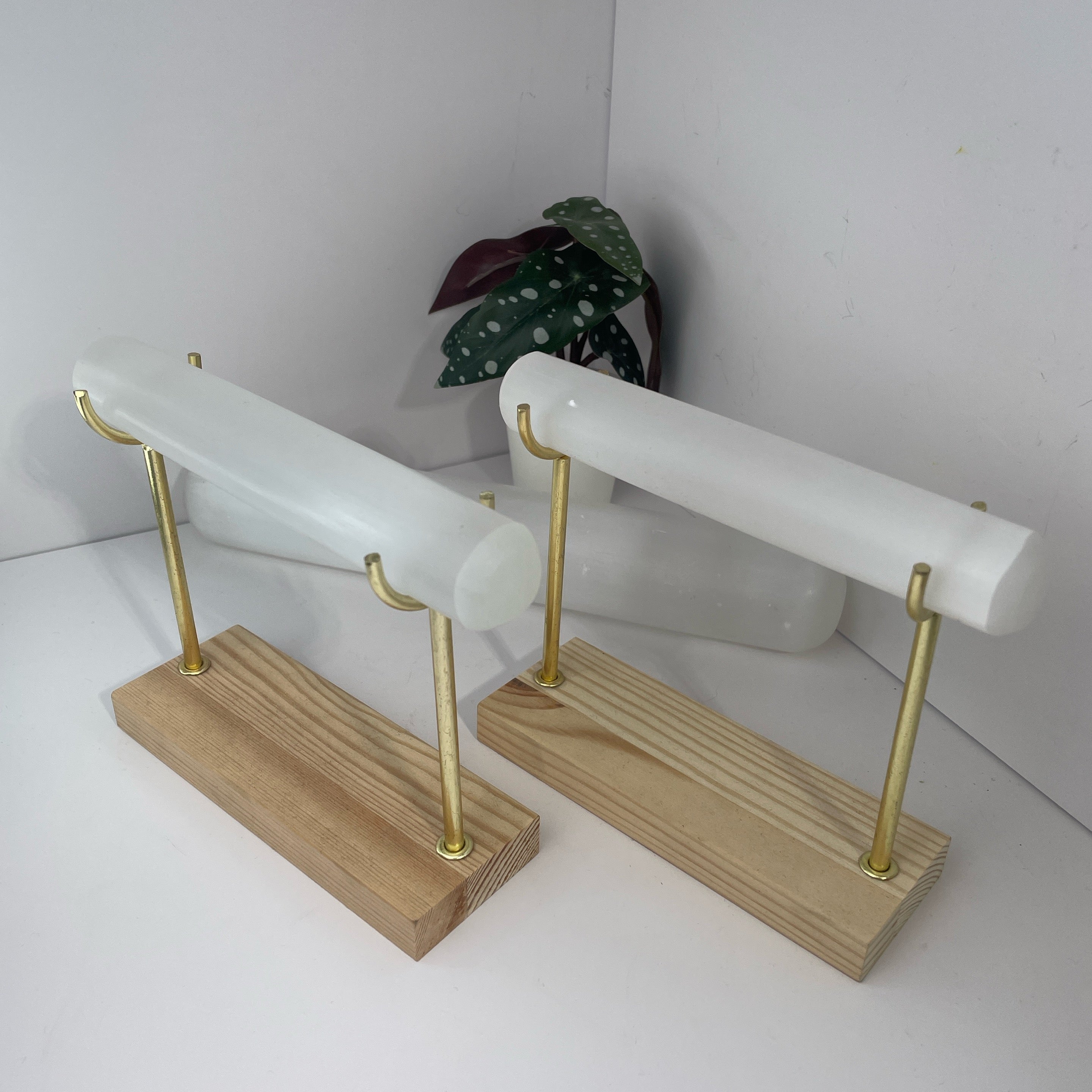 Bracelet Stand Selenite